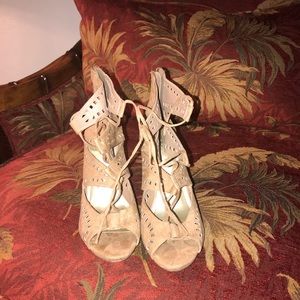 Beige heels
